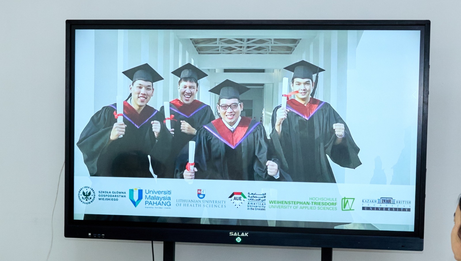 KazNARU-да «ZERDELI INTERNATIONAL SCHOOL ALMATY» МЕКТЕБІНІҢ ТҮЛЕКТЕРІНЕ АРНАЛҒАН АШЫҚ ЕСІК КҮНІ ӨТТІ