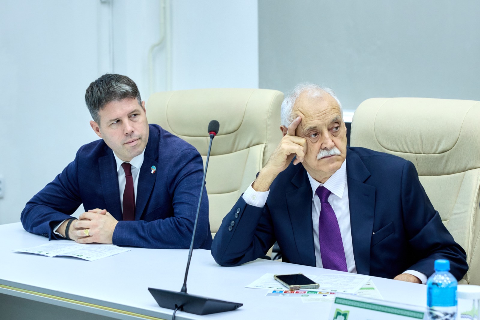 KazNARU: ФРАНЦУЗ МАМАНДАРЫ ҚАЗАҚСТАНДА ЖҮЗІМ ШАРУАШЫЛЫҒЫН ДАМЫТУҒА ҮЛЕС ҚОСАДЫ