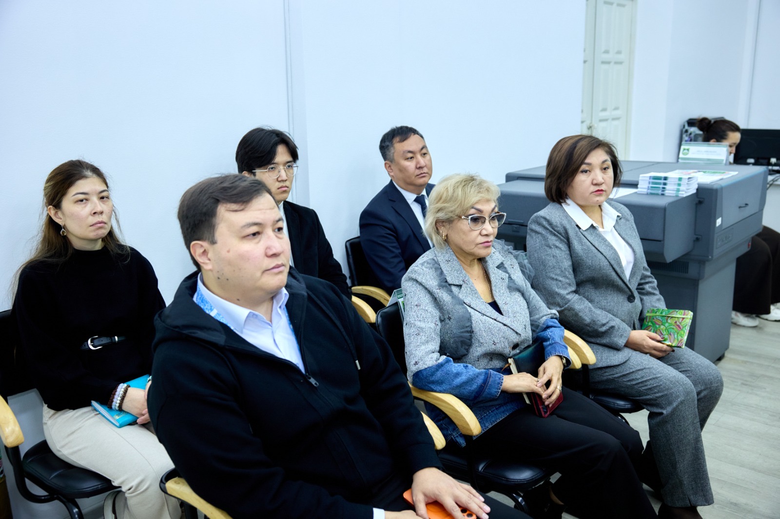 KazNARU: ФРАНЦУЗ МАМАНДАРЫ ҚАЗАҚСТАНДА ЖҮЗІМ ШАРУАШЫЛЫҒЫН ДАМЫТУҒА ҮЛЕС ҚОСАДЫ