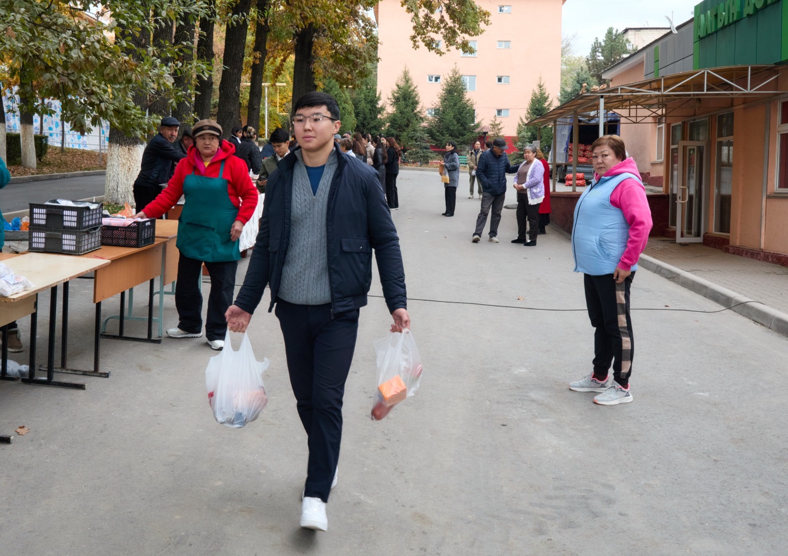 🇰🇿 РЕСПУБЛИКА КҮНІ ҚАРСАҢЫНДАҒЫ БЕРЕКЕЛІ ЖӘРМЕҢКЕ