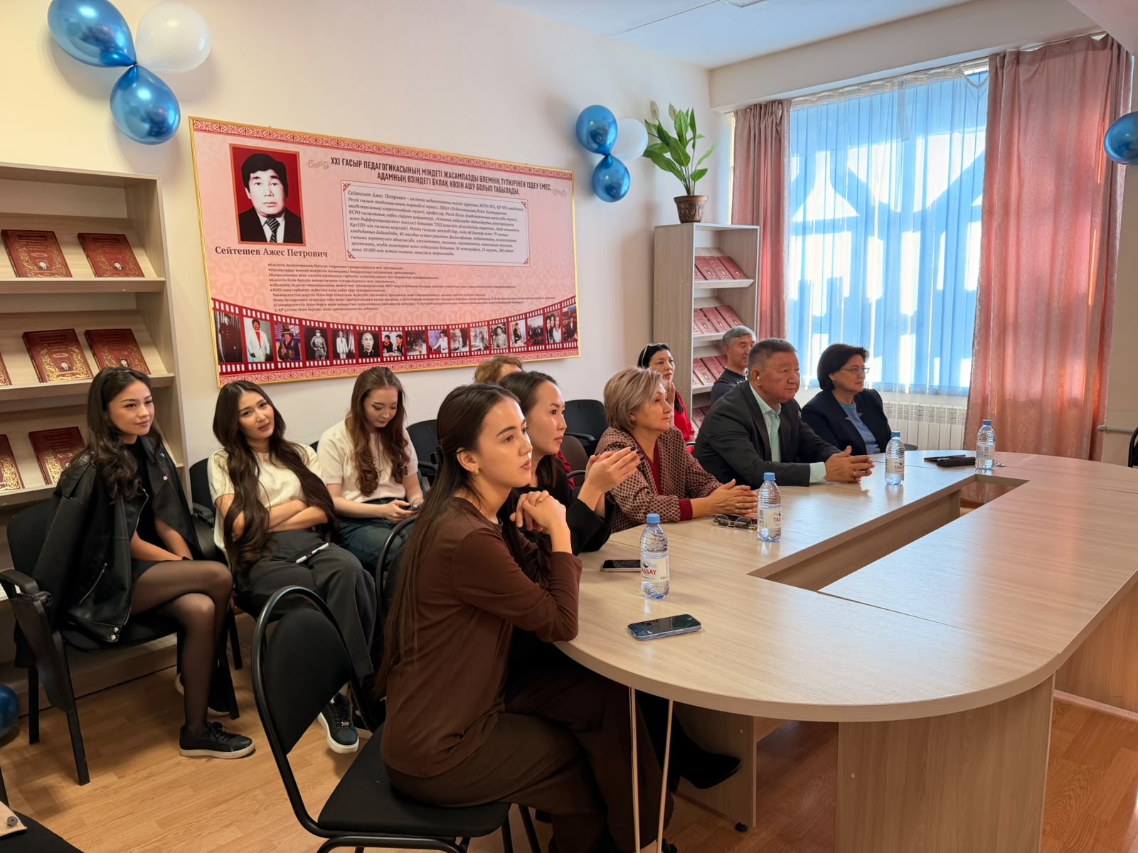 KazNARU СТУДЕНТТЕРІ ДҮНИЕЖҮЗІЛІК СТАНДАРТТАУ КҮНІН БІЛІМ САЙЫСЫМЕН АТАП ӨТТІ