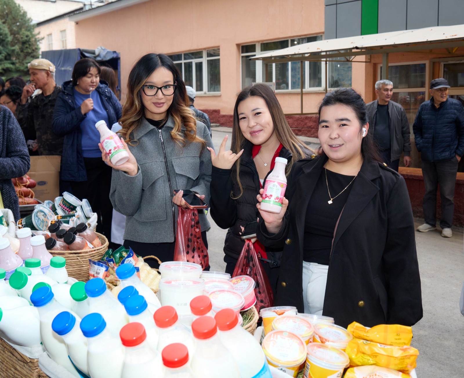 🇰🇿 РЕСПУБЛИКА КҮНІ ҚАРСАҢЫНДАҒЫ БЕРЕКЕЛІ ЖӘРМЕҢКЕ